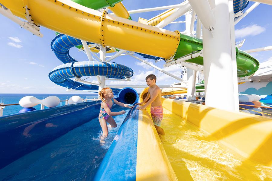 Какие развлечения есть на лайнере Voyager of the Seas?