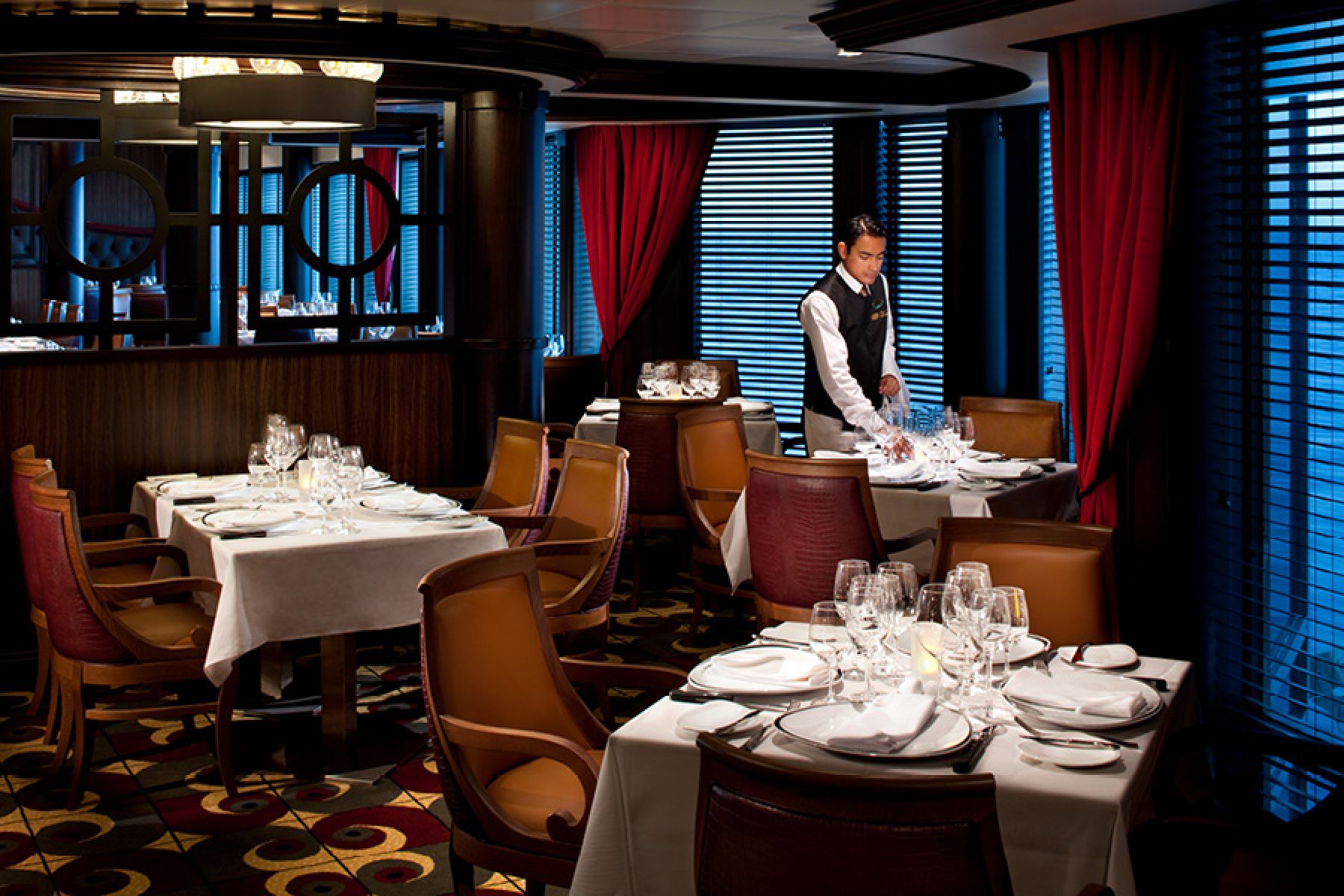 альтернативный ресторан Chops Grill на Enchantment of the Seas
